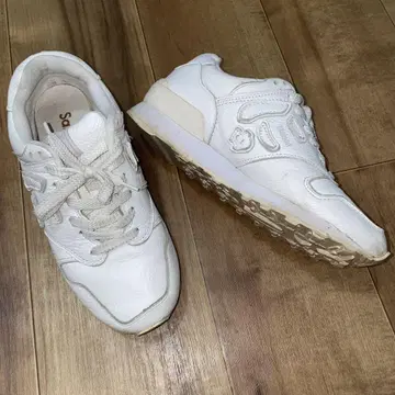 뉴즈 WHITE 23cm 스니커즈 산가쵸