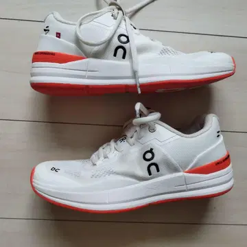 On 테니스화 화이트/오렌지 25.5cm