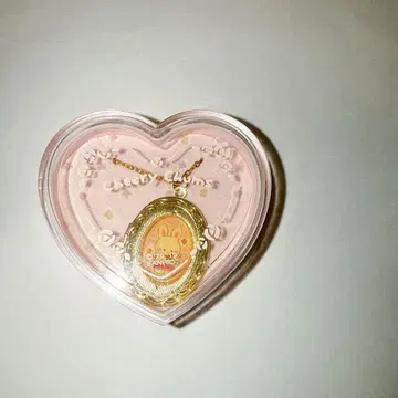 치리 참 로켓 펜던트