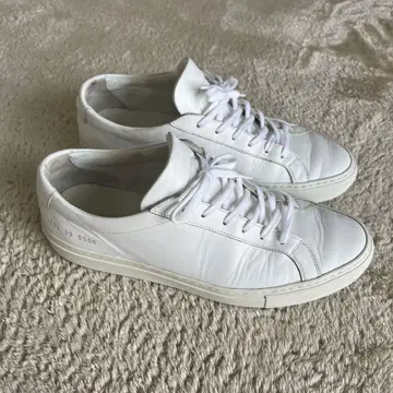 Common projects 가죽 스니커즈 화이트 사이즈 39