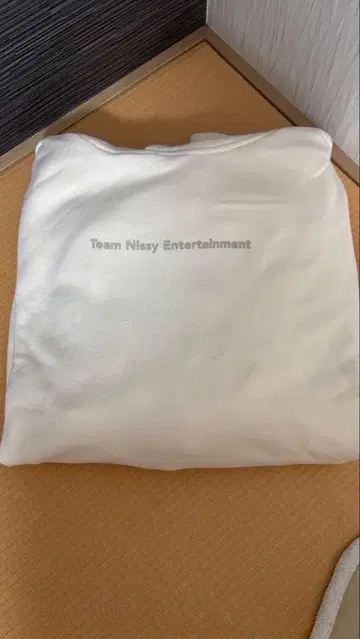 Nissy 4thLIVE 프리미엄 시트 한정판 후드티