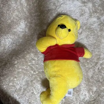 푸우 봉제 인형 빨간 셔츠