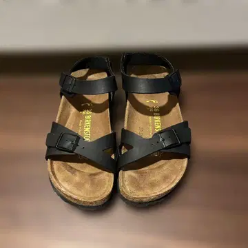 버켄스탁 블랙 샌들