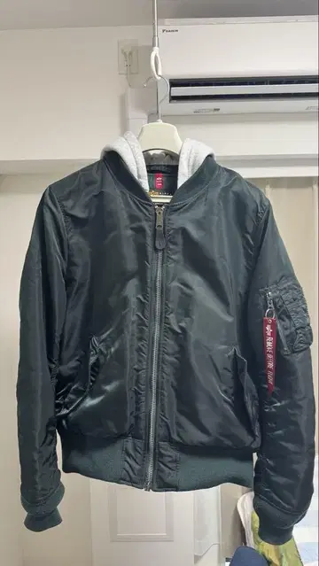 MA-1 스타일 자켓 다크 그린
