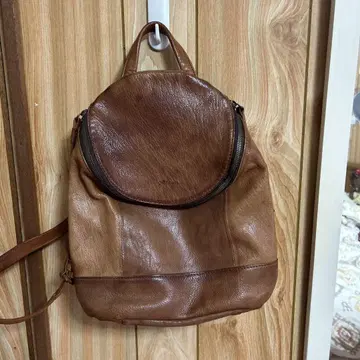 겐텐 브라운 가죽 백팩