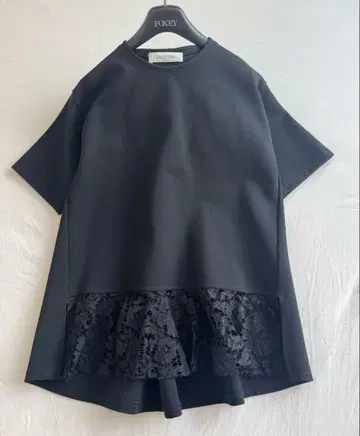 발렌티노 블랙 티셔츠 레이스