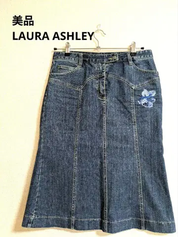 새상품급 LAURA ASHLEY 데님 스커트 자수 장식