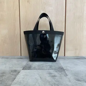 핸드메이드 보트형 에나멜 토트 M 블랙 버튼 실버