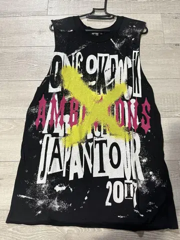 ONE OK ROCK 2017 AMBITIONS 슬리브리스 티셔츠 M