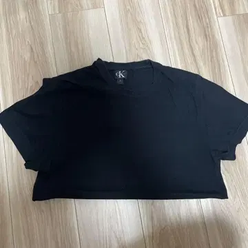 CK 블랙 티셔츠 S 사이즈