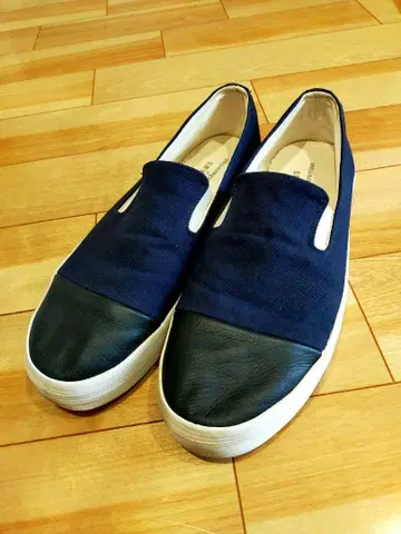 BEAMS 마카로니안 콜라보 네이비 블랙 슬립온