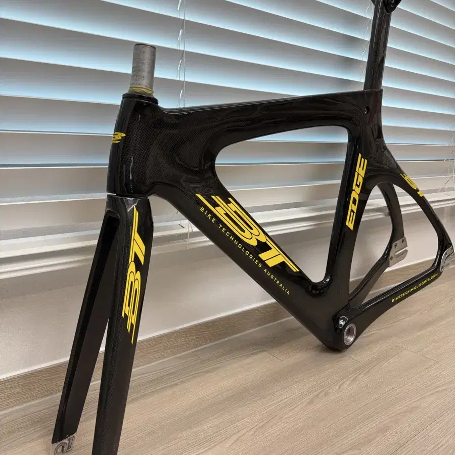 BT Edge Frameset (Size Large) on Bunjang Global Site.