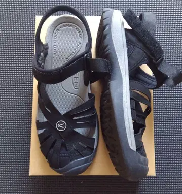 KEEN 킨 우먼 로즈 샌들 22.5cm 블랙