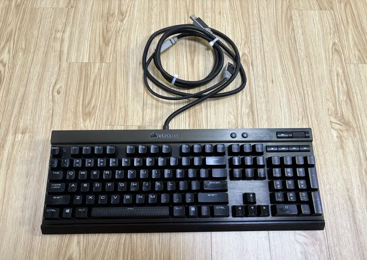 Corsair (CORSAIR) K70 LUX RGB Keyboard Brown Switch