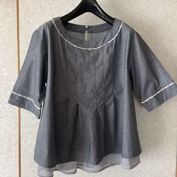 그레이 오분 소매 첼닉 블라우스