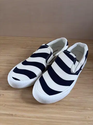 요지 야마모토 콜라보 슬립온