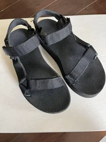 Teva 블랙 스포츠 샌들 통굽 23cm
