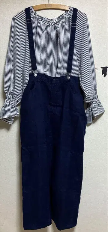 니코앤드 서스펜더가 있는 린넨 롱 스커트