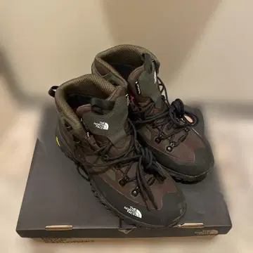THE NORTH FACE 트레킹 슈즈