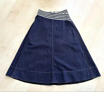 보더스 앳 발코니 데님 스커트