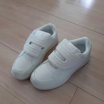 벨크로 스니커즈