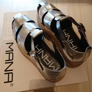 MANA 실버 통굽 구르카 샌들