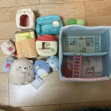 스미코구라시 봉제 인형 세트와 미니 하우스