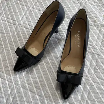 DIANA WELL FIT 블랙 리본 포함 펌프스