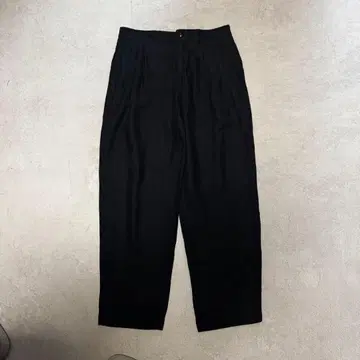 블랙 와이드 팬츠 턱이 있는