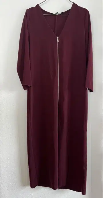 자라 버건디 V넥 롱 원피스
