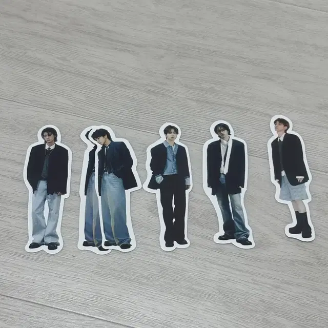 보이넥스트도어 19.99 AND 위버스 앨범 버전 스티커 양도