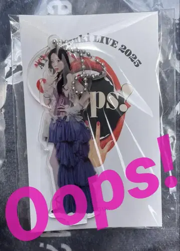 아크릴 스탠드 스즈키 아이리 oops 투어 B