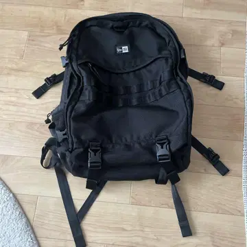 NEWERA 백팩 22L 블랙