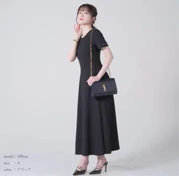 시로노 사쿠라 원피스 벚꽃