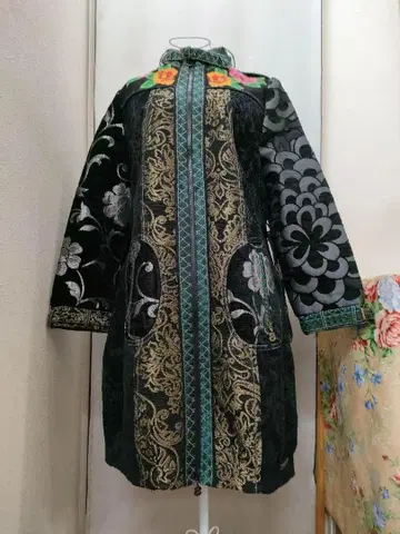 데시구알 롱 코트 올 패턴 꽃무늬 자수 블랙