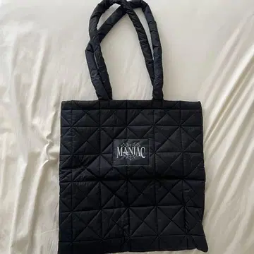 MANIAC 퀼팅 토트백 블랙