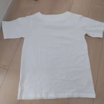 오가닉 코튼 전개 넥 티셔츠