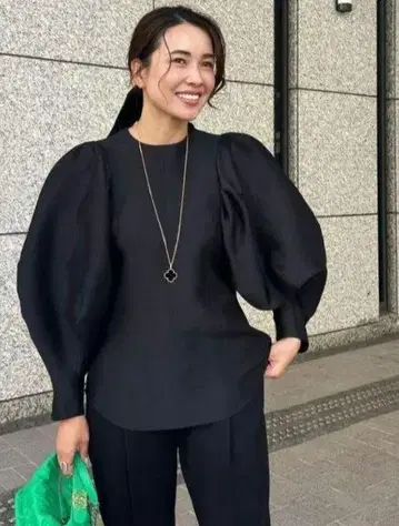 ohga 실키 블라우스 블랙