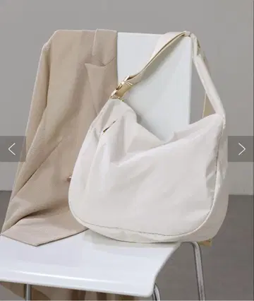 경량 320g! 숄더 길이 조절 가능/A4 대응] 나일론 테이프 숄더백