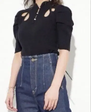 lilybrown 릴리 브라운 컷 아웃 디테일 니트