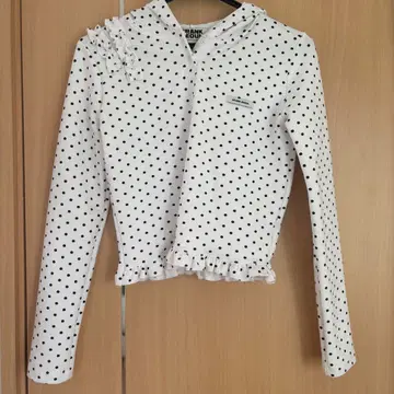 CRANK 도트 프릴 후디 화이트