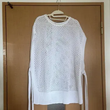 화이트 슬리브리스 니트 탑 Size 2