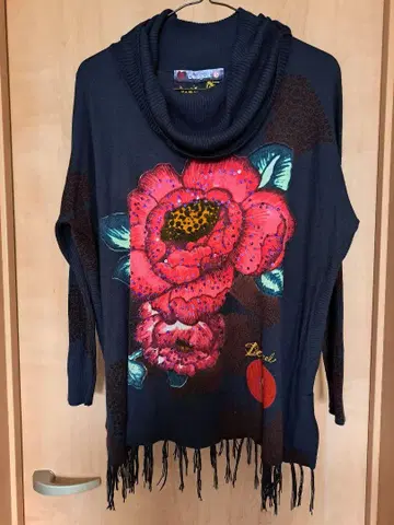 Desigual 꽃무늬 프린지 니트 긴팔