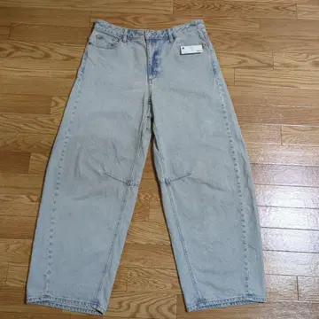 시착만 한 상품 새상품급 GU 배럴 레그 청바지 2XL