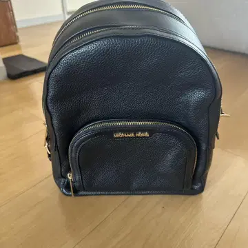 가격 인하!!!! MICHAEL KORS 블랙 가죽 백팩