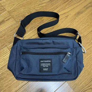 마리메꼬 숄더백 마이싱스 네이비