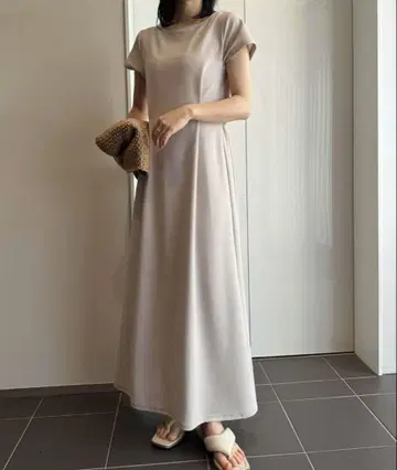 RANAN 허리 턱 플레어 원피스
