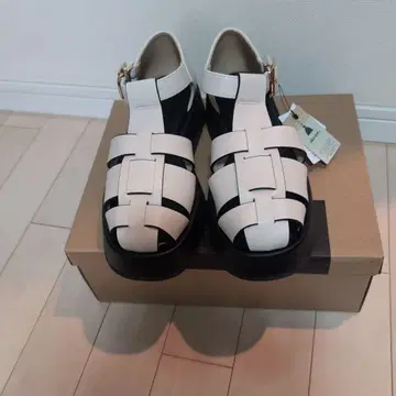 니코앤드 샌들