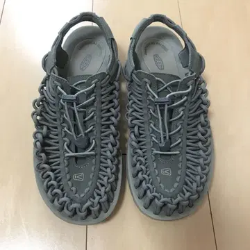 KEEN 샌들