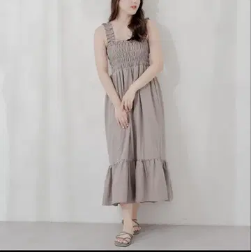 어깨 프릴 머메이드 잔스카 베이지